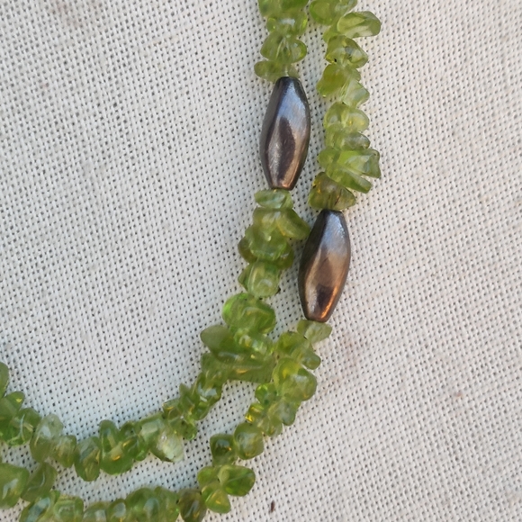 Long peridot necklace - Picture 3 of 3